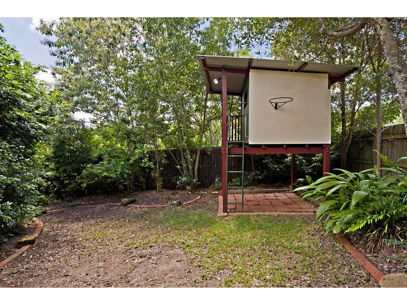 8 Gibson Cr, Bellbowrie QLD 4070